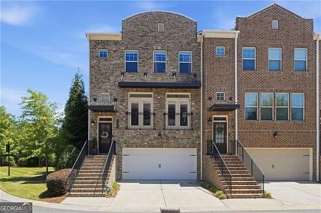 Chamblee condominium — Exterior