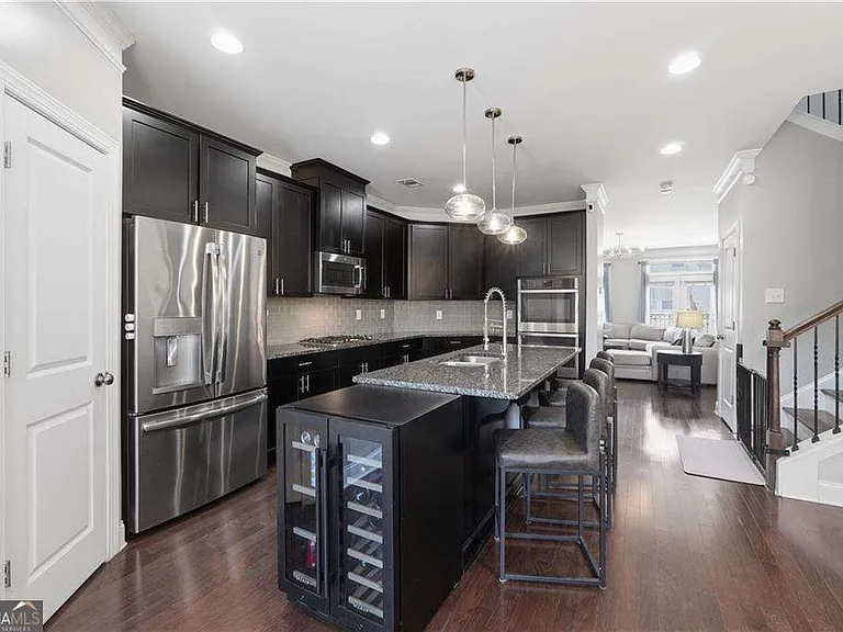 3185 Quinn Place — Interior